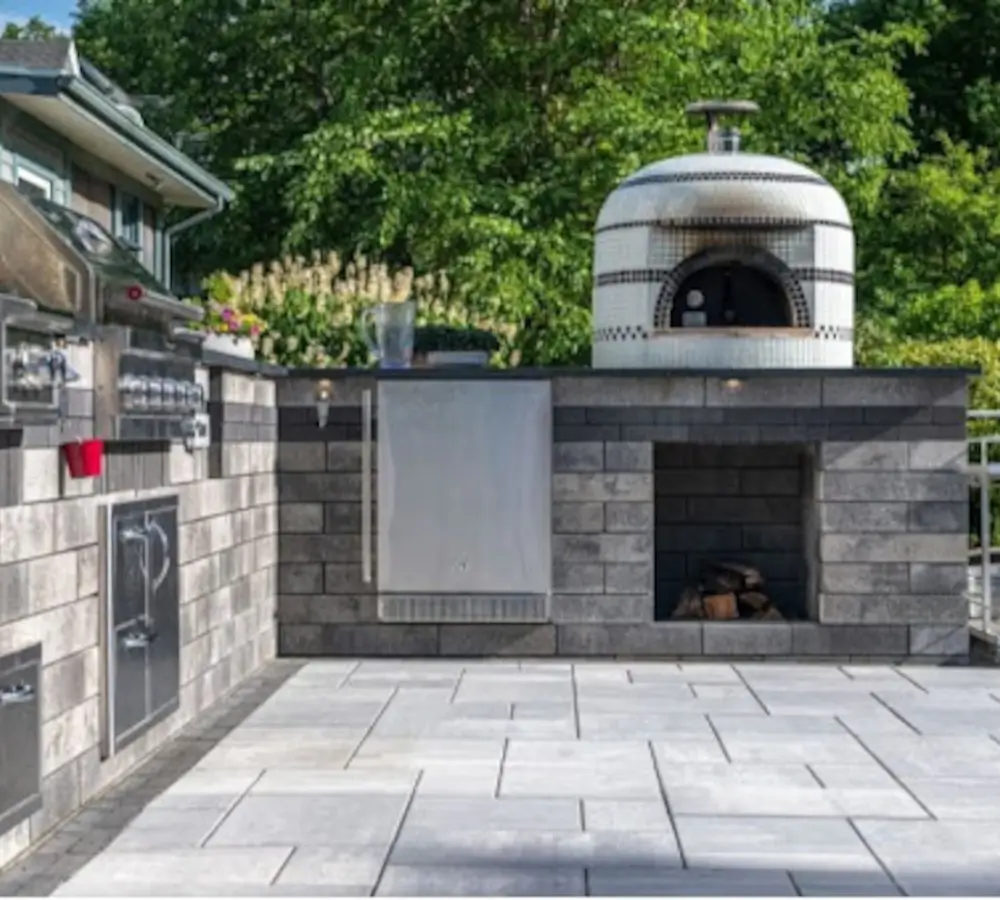 Outdoor Kitchens 